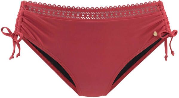 s.Oliver RED LABEL Beachwear Bikinibroekje Aiko met gehaakte look