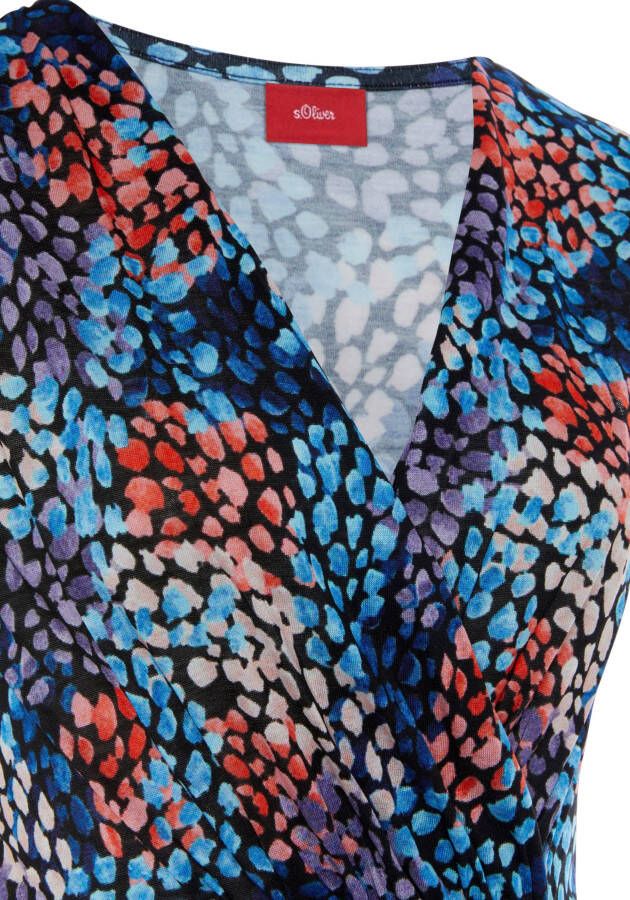 s.Oliver RED LABEL Beachwear Jerseyjurk met all-over print en v-hals zomerjurk met wikkellook