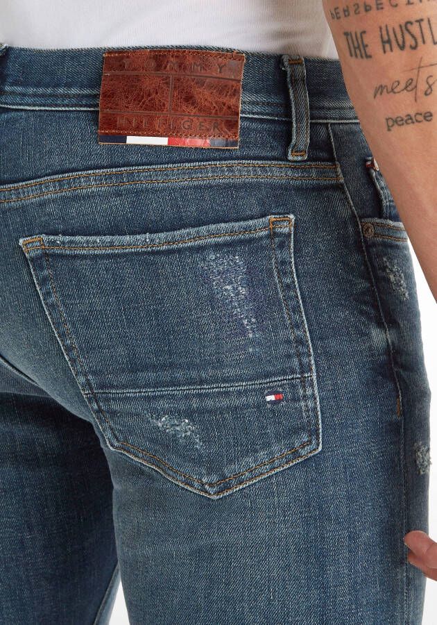 Tommy Hilfiger Slim fit jeans SLIM BLEECKER PSTR 5YR REPAIR in destroyed look