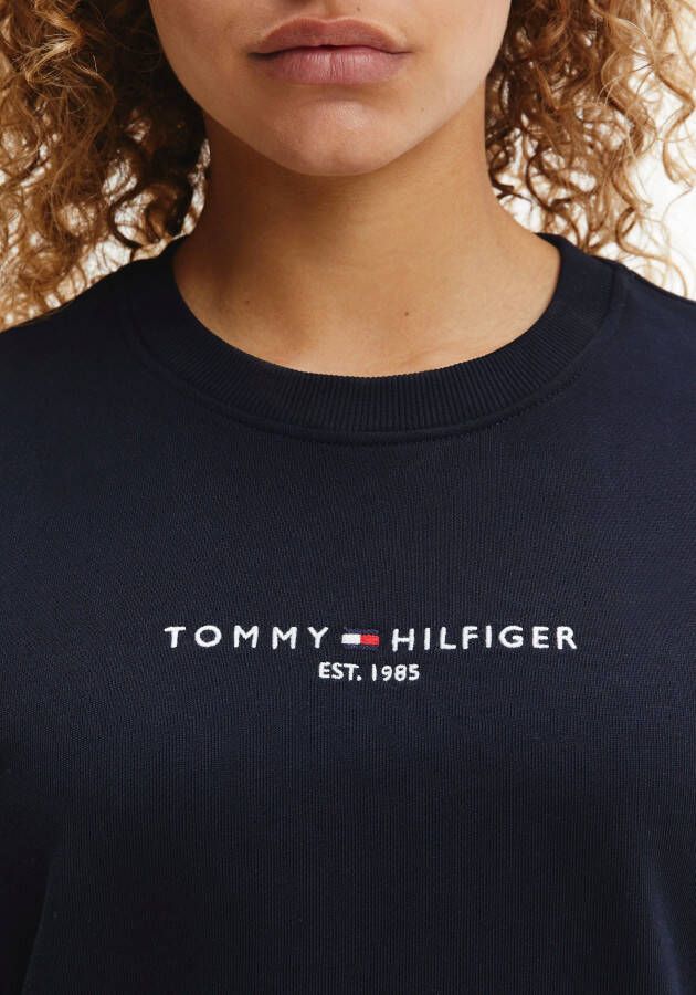 Tommy Hilfiger Sweatshirt TH ESS HILFIGER C-NK SWEATSHIRT met geborduurd lineair -logo-opschrift & flag