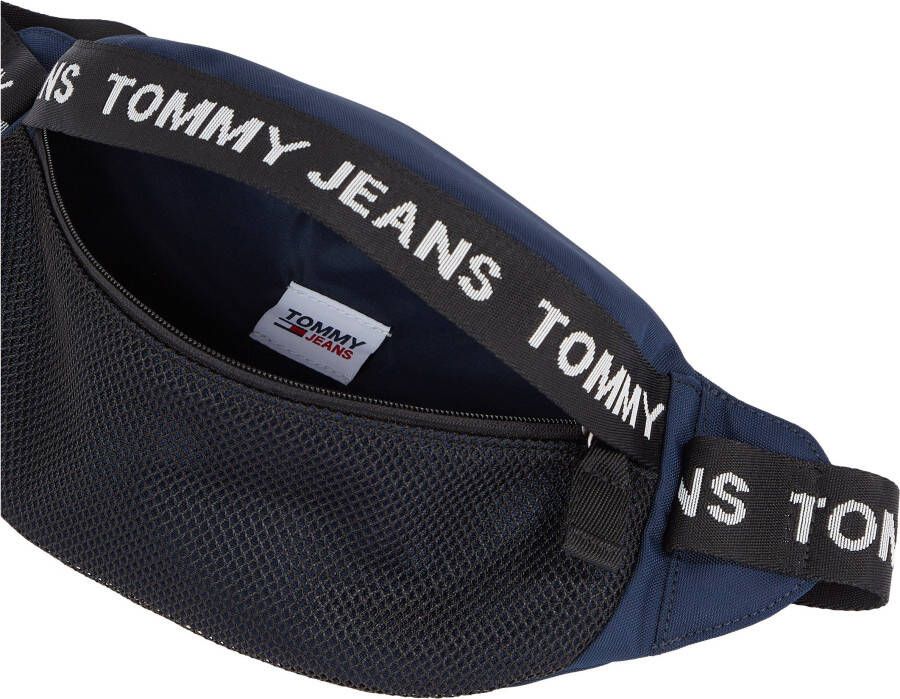 TOMMY JEANS Buiktasje TJM ESSENTIAL BUM BAG met modieus logo-opschrift