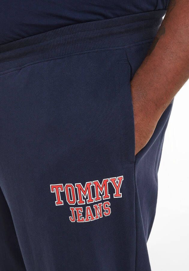 Tommy Jeans Plus Joggingbroek TJM PLUS ENTRY GRAPHIC SWEATPANT