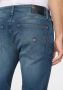 Tommy Jeans Slim fit jeans met labeldetails model 'SCANTON' - Thumbnail 7