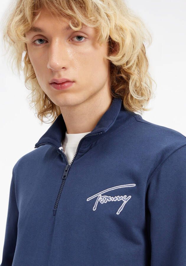 TOMMY JEANS Sweatshirt TJM REG SIGNATURE HALF ZIP met logoborduursel op borsthoogte