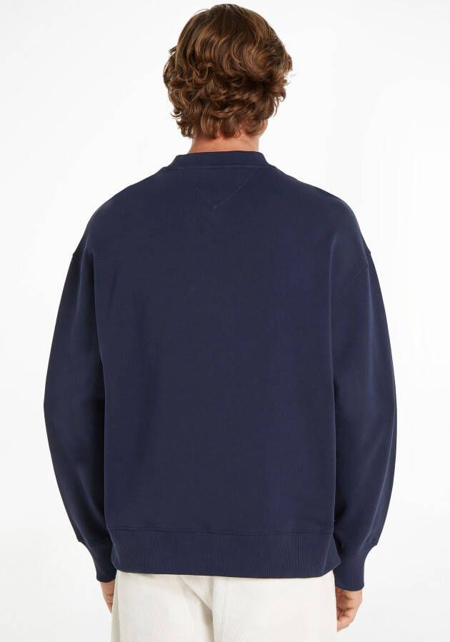 TOMMY JEANS Sweatshirt TJM RLX XS BADGE CREW met borduursel