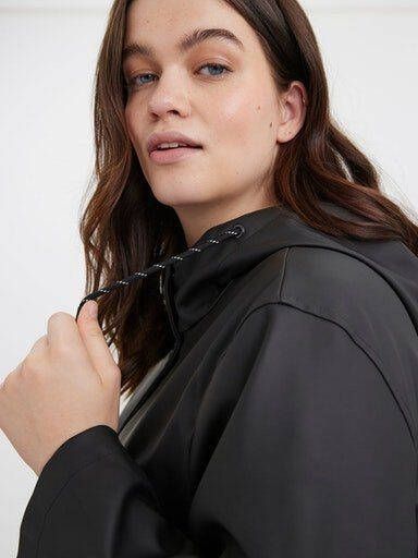 Vero Moda Curve Outdoorjack VMCMALOU COATED JACKET CUR NOOS