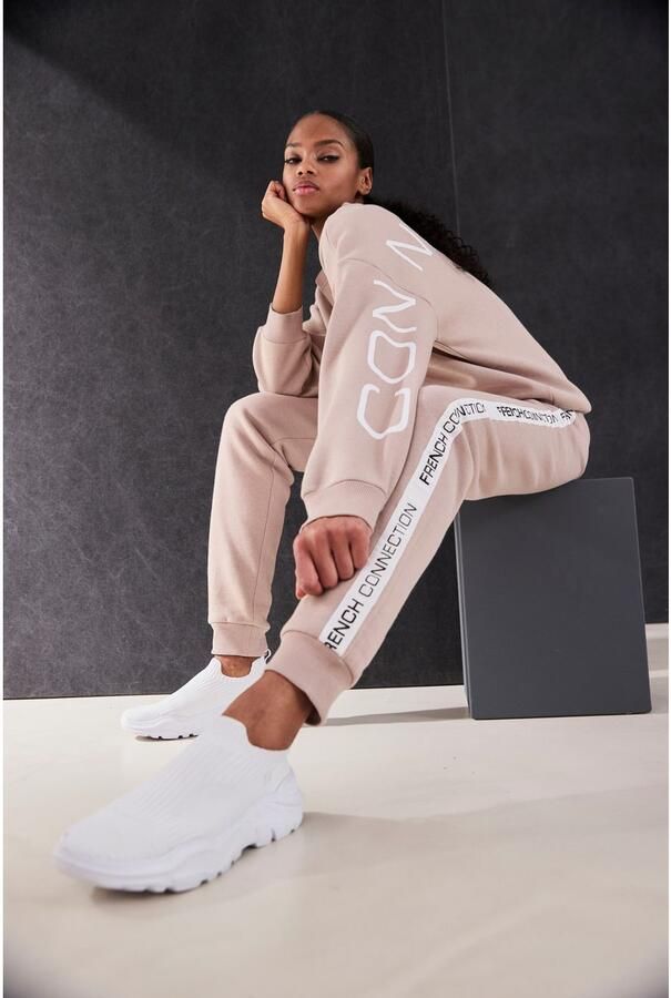 French Connection Sweatbroek met zij contraststrepen en logo-print - Foto 3