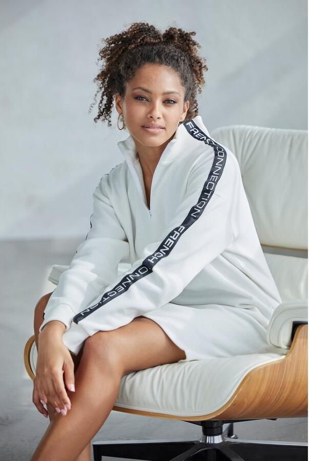 French Connection Sweatjurk -Loungejurk met staande kraag en logo-print accenten op de mouwen. - Foto 3