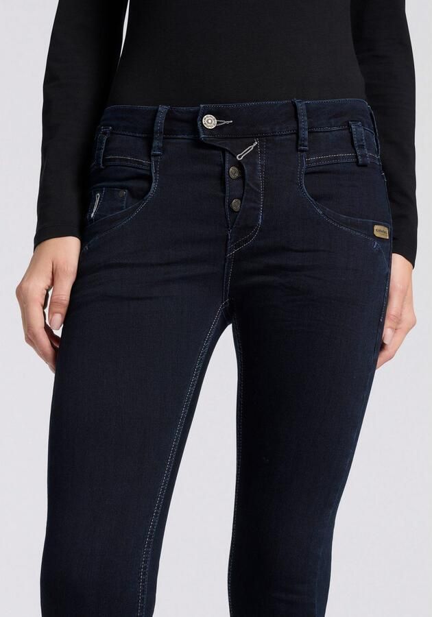 GANG Slim fit jeans 94Marge met bijzondere 4-knoopssluiting - Foto 9