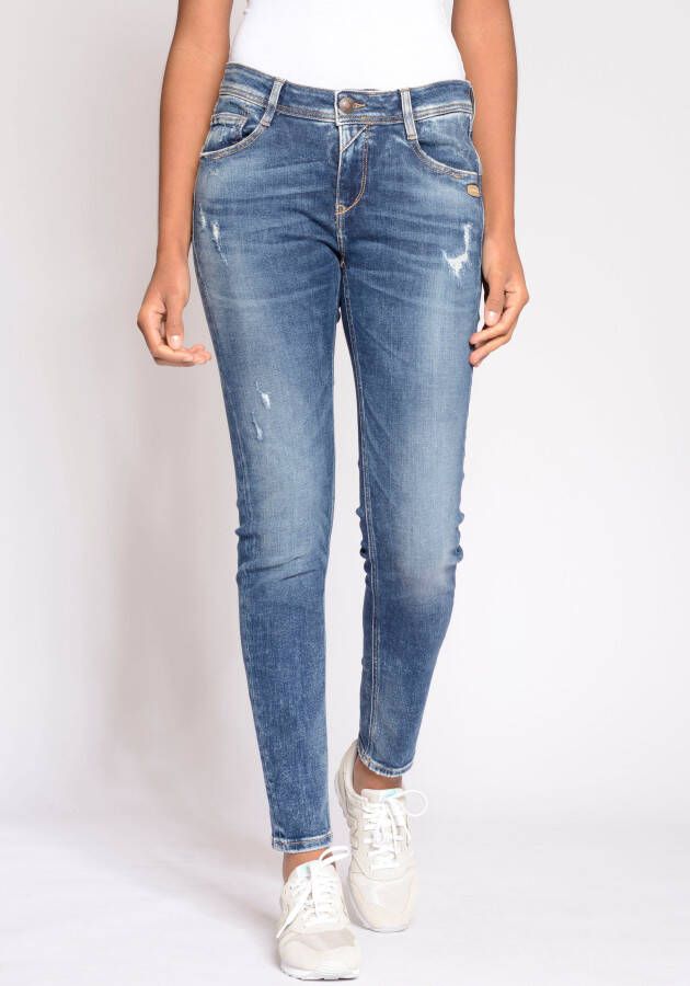 GANG Relax fit jeans 94AMELIE met dubbel juk en diepe zakken op de achterkant
