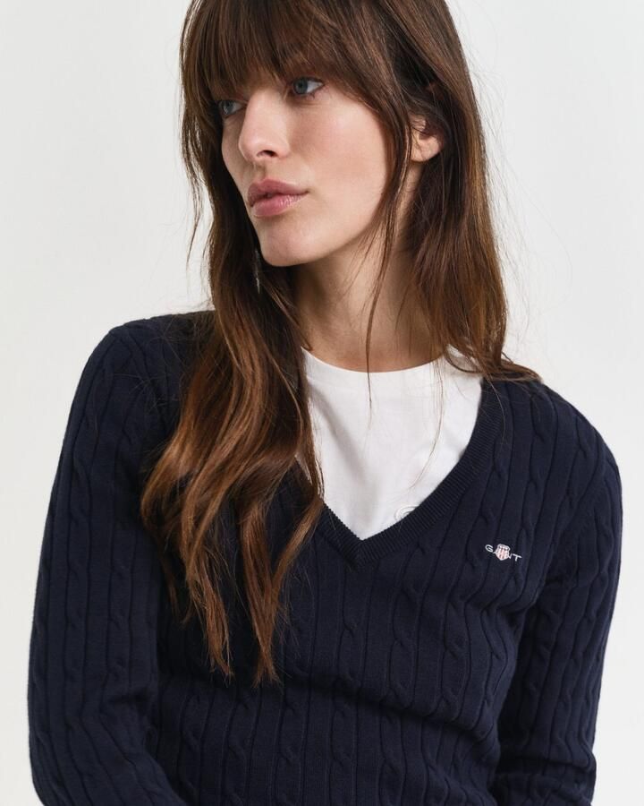 Gant Gebreide trui STRETCH COTTON CABLE V-NECK met logoborduursel op borsthoogte - Foto 3