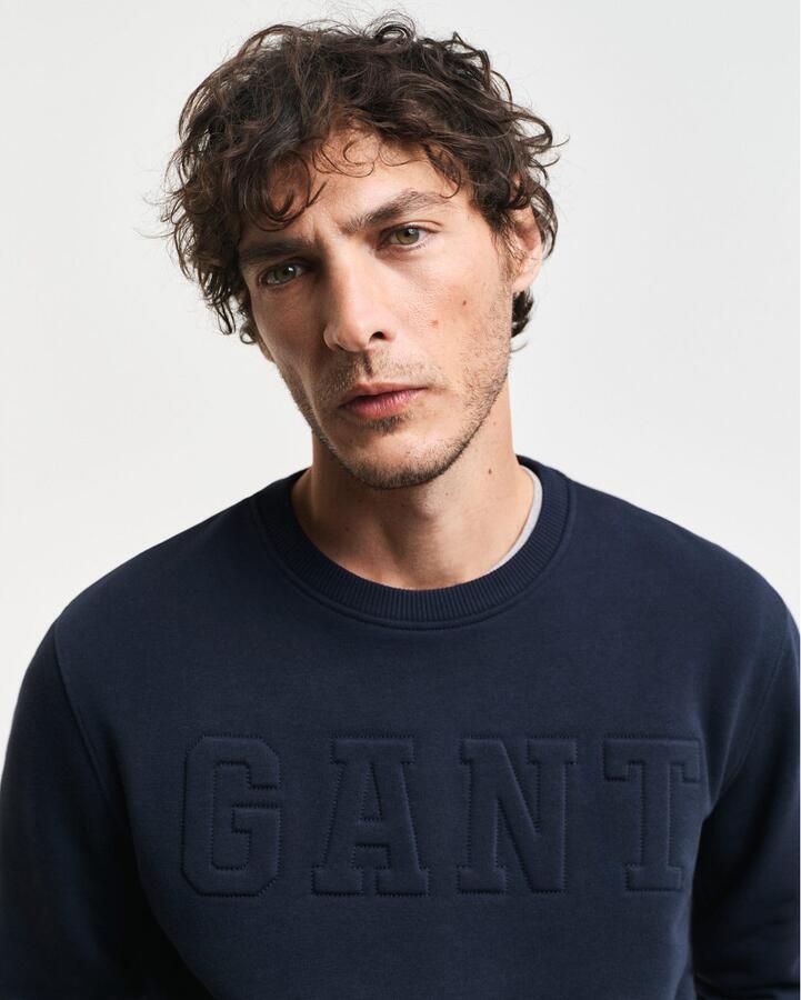Gant Sweatshirt EMBOSSED C-NECK SWEAT een verheven -grafiekembossing op de borst