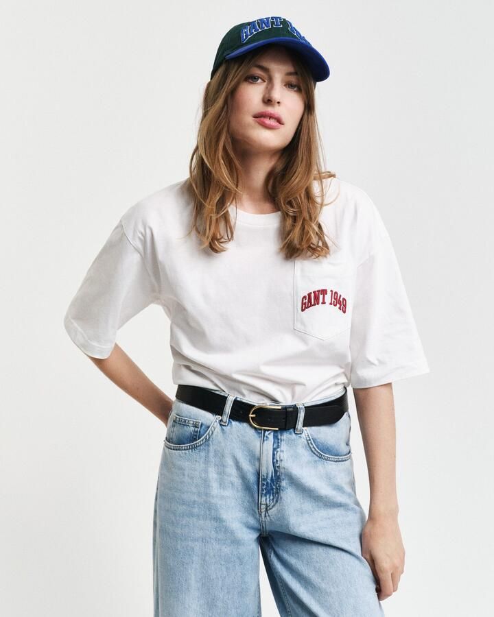 Gant T-shirt POCKET GRAPHIC TSHIRT Grafische -borduurwerk op de borstzak - Foto 3