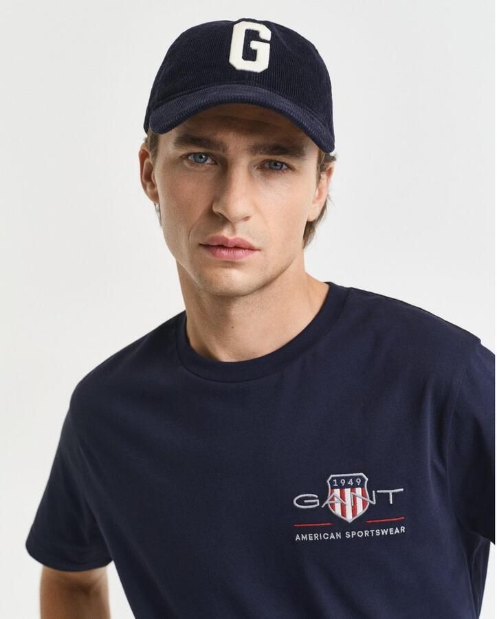 Gant T-shirt REG ARCHIVE SHIELD EMB SS T-SHIRT geïnspireerd door het archief uit de jaren '80 - Foto 2