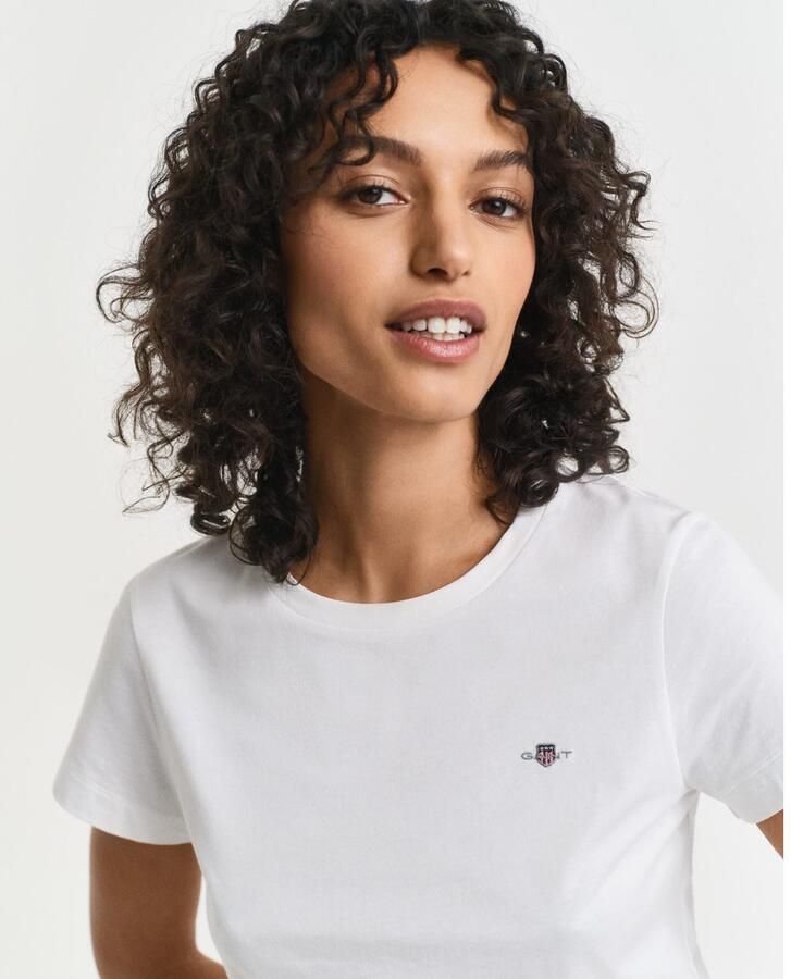 Gant T-shirt REG SHIELD KA T-SHIRT met een klein geborduurd wapenschild op de borst