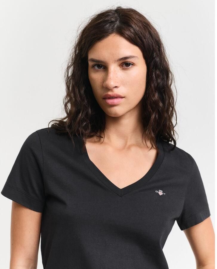 Gant T-shirt REG SHIELD KA V-NECK T-SHIRT met een klein geborduurd logo op de borst - Foto 2