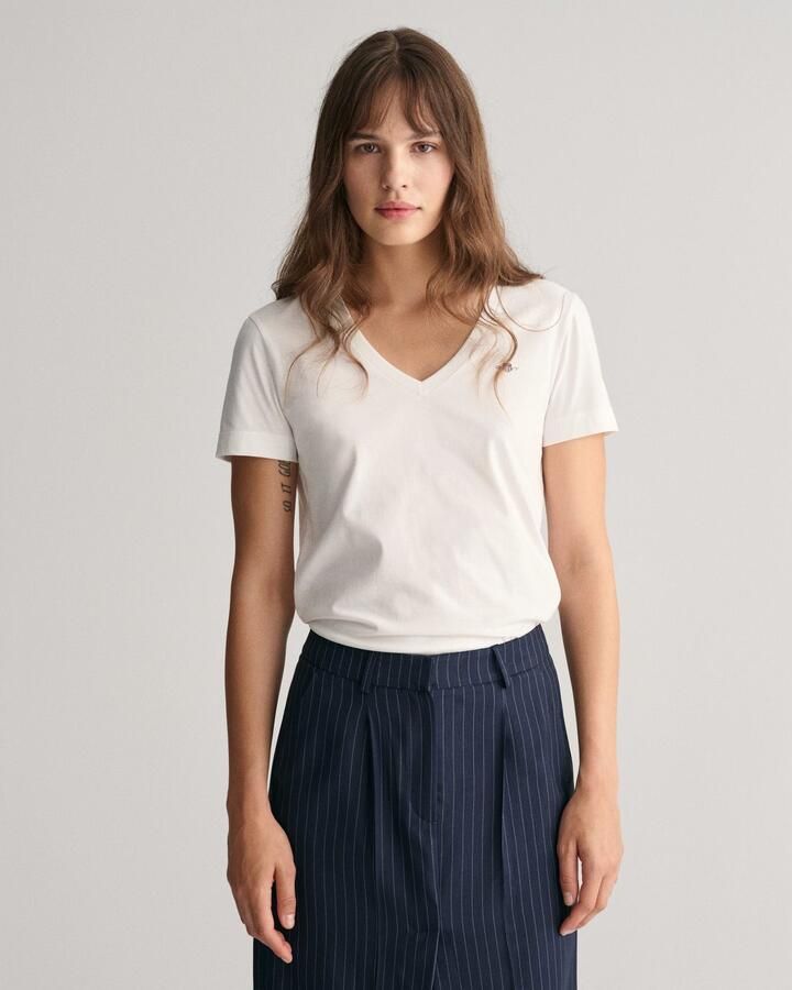 Gant T-shirt REG SHIELD KA V-NECK T-SHIRT met een klein geborduurd logo op de borst - Foto 6