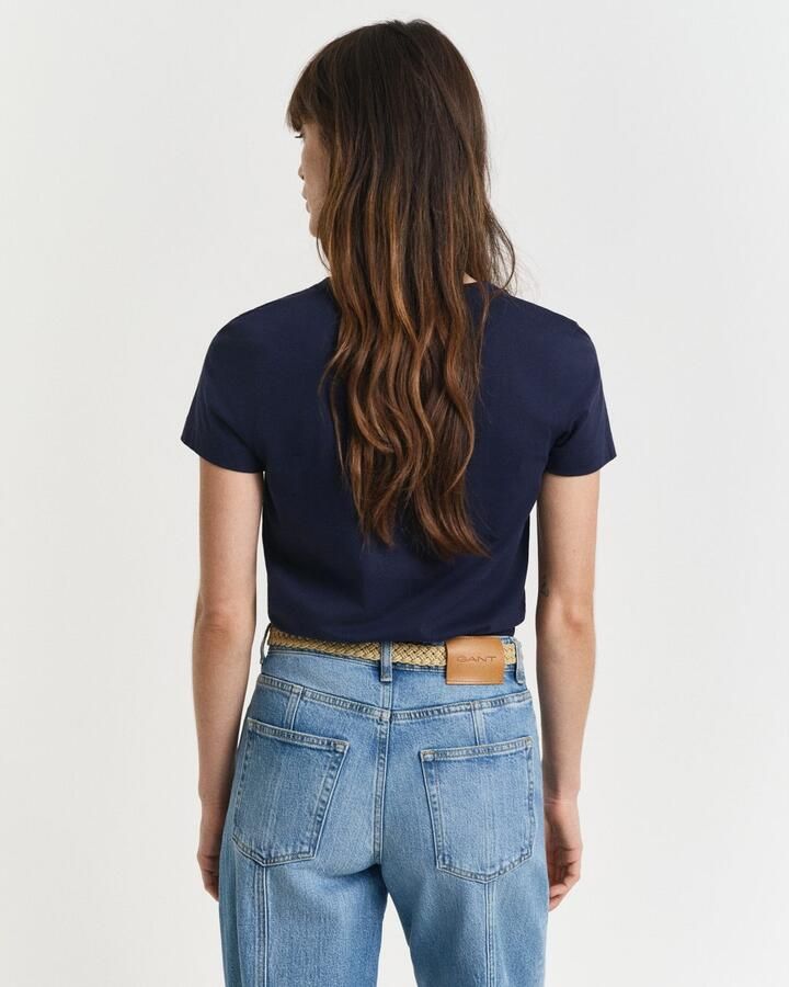 Gant T-shirt REG SHIELD KA V-NECK T-SHIRT met een klein geborduurd logo op de borst - Foto 16