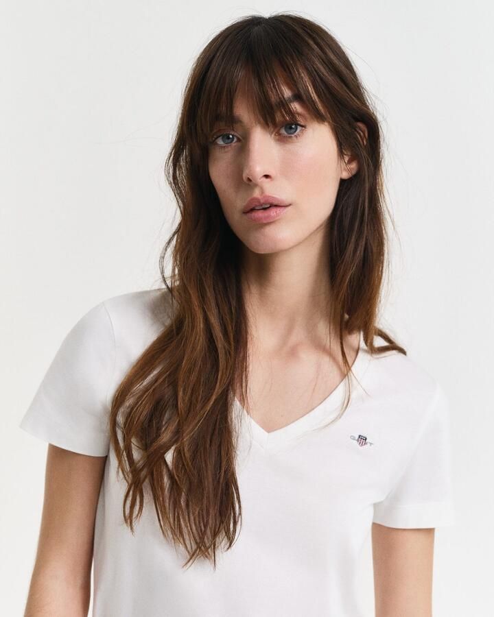 Gant T-shirt REG SHIELD KA V-NECK T-SHIRT met een klein geborduurd logo op de borst - Foto 17