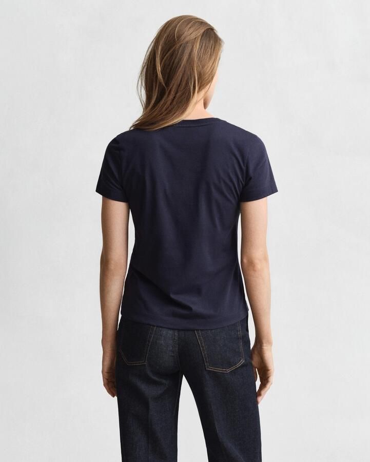 Gant T-shirt REG SHIELD KA V-NECK T-SHIRT met een klein geborduurd logo op de borst - Foto 4