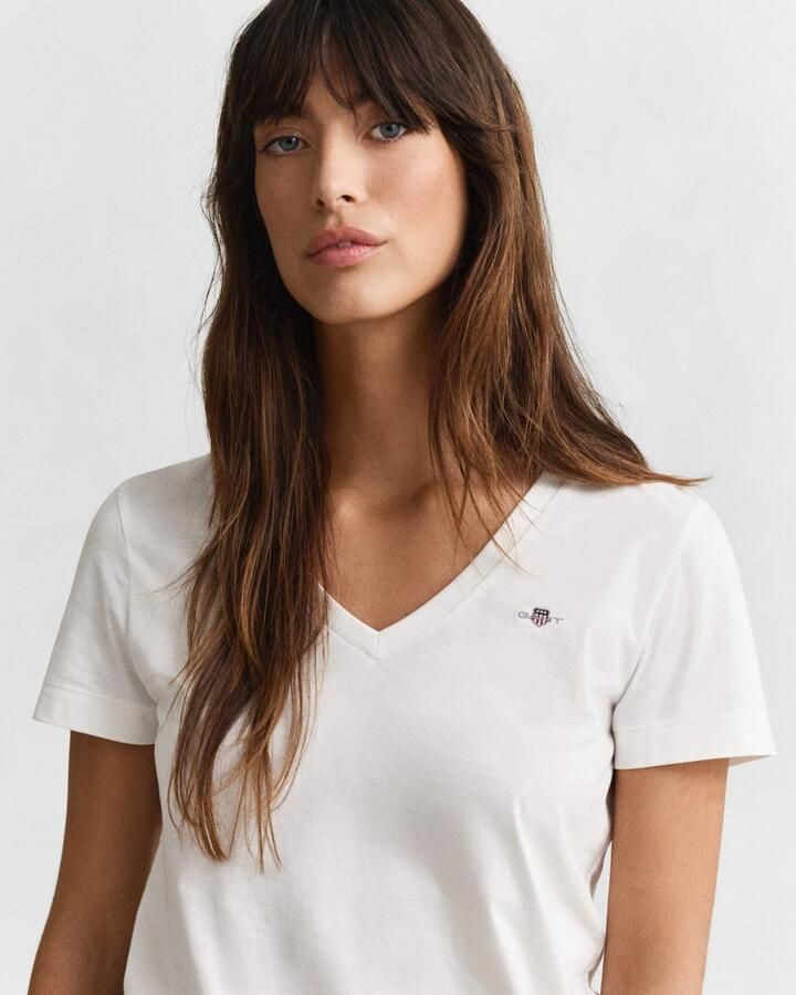 Gant T-shirt REG SHIELD KA V-NECK T-SHIRT met een klein geborduurd logo op de borst - Foto 19