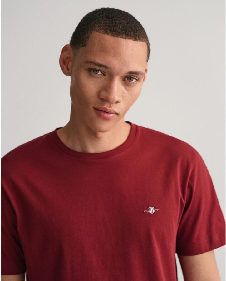 Gant T-shirt REG SHIELD SS T-SHIRT met logoborduursel op borsthoogte