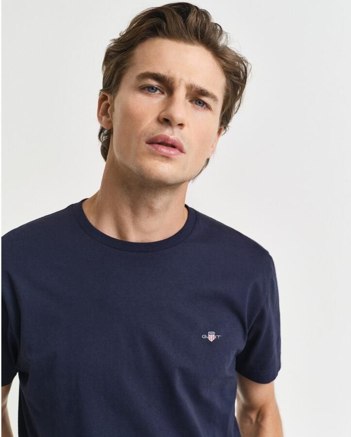 Gant T-shirt SLIM SHIELD SS T-SHIRT met logoborduursel op borsthoogte