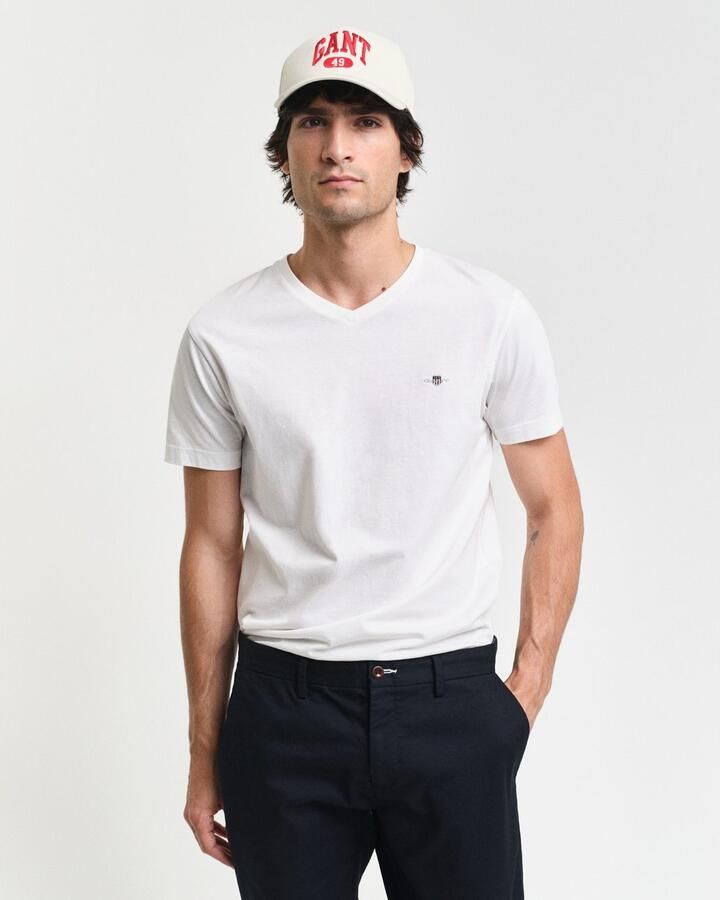 Gant T-shirt SLIM SHIELD V-NECK T-SHIRT met een klein geborduurd logo op de borst - Foto 13