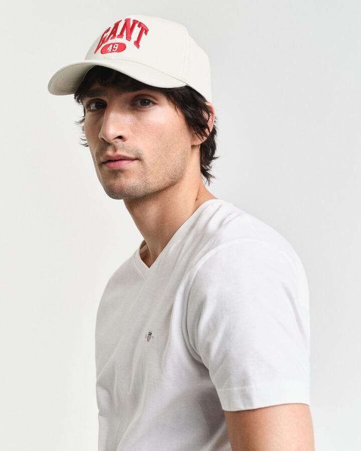 Gant T-shirt SLIM SHIELD V-NECK T-SHIRT met een klein geborduurd logo op de borst - Foto 5