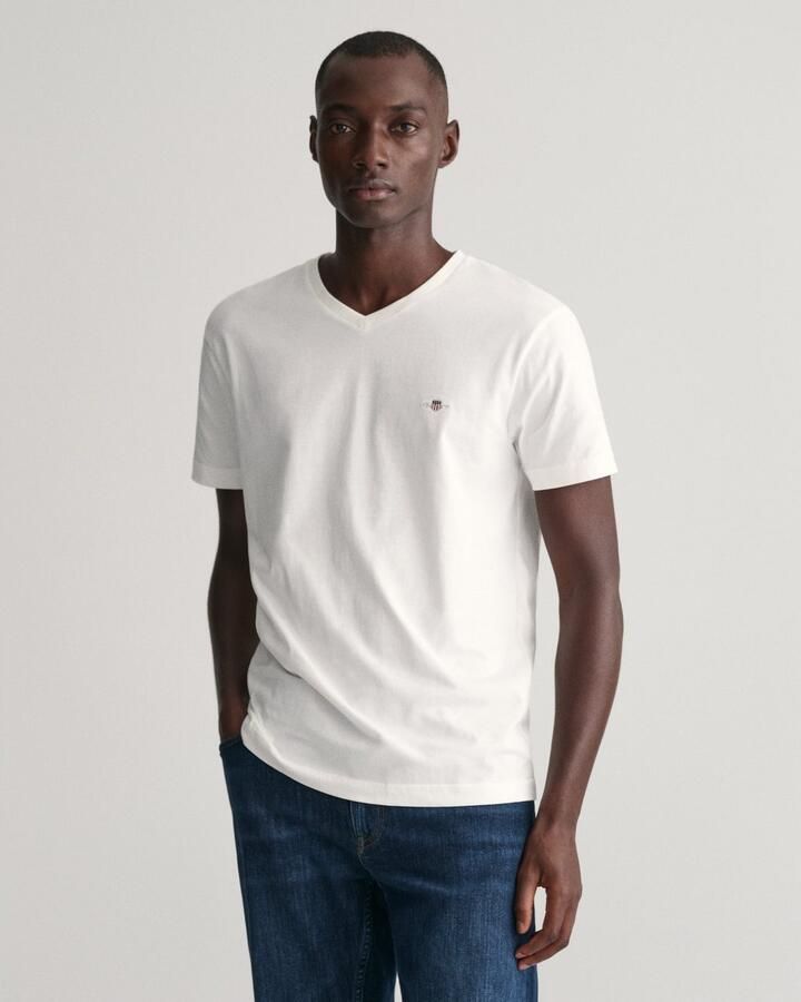 Gant T-shirt SLIM SHIELD V-NECK T-SHIRT met een klein geborduurd logo op de borst - Foto 10