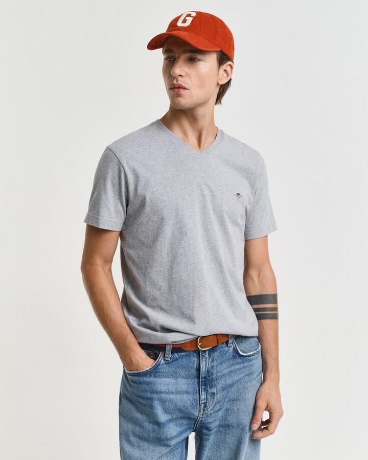 Gant T-shirt SLIM SHIELD V-NECK T-SHIRT met een klein geborduurd logo op de borst - Foto 7