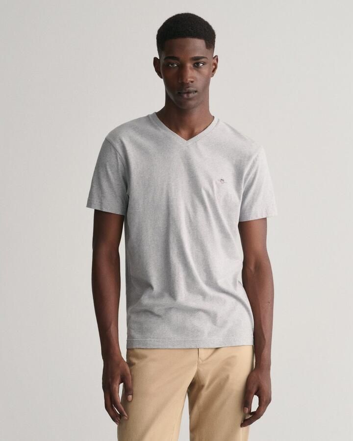 Gant T-shirt SLIM SHIELD V-NECK T-SHIRT met een klein geborduurd logo op de borst - Foto 8