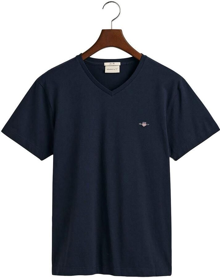 Gant T-shirt SLIM SHIELD V-NECK T-SHIRT met een klein geborduurd logo op de borst