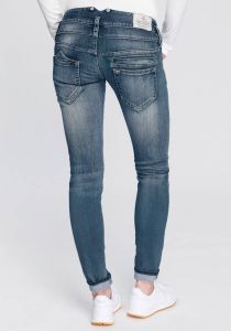 Herrlicher Slim fit jeans PITCH SLIM ORGANIC DENIM CASHMERE milieuvriendelijk dankzij het gebruik van minder water energie en chemicaliën