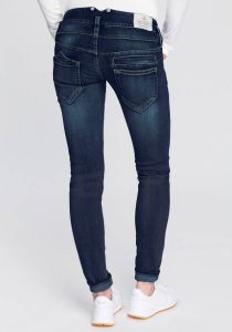 Herrlicher Slim fit jeans PITCH SLIM REUSED DENIM Ontwikkeling van een energie- en hulpbronbesparend productieproces