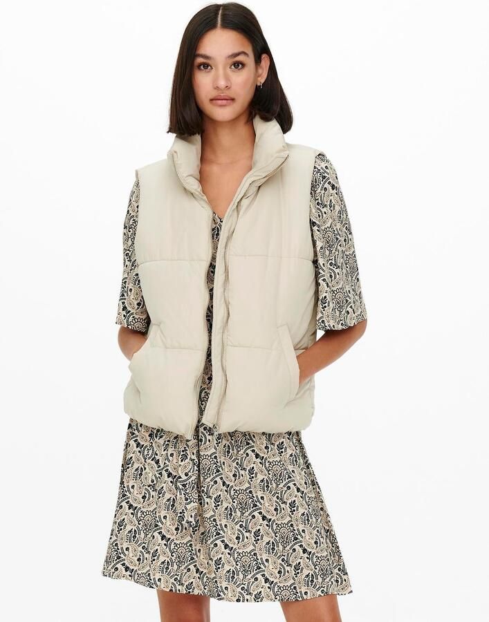 Jacqueline de Yong Mouwloze Gewatteerde Jas in Crème Beige Dames - Foto 7