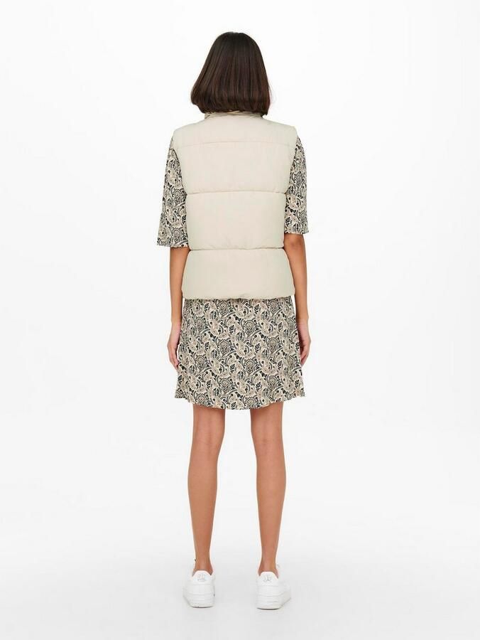 Jacqueline de Yong Mouwloze Gewatteerde Jas in Crème Beige Dames - Foto 4