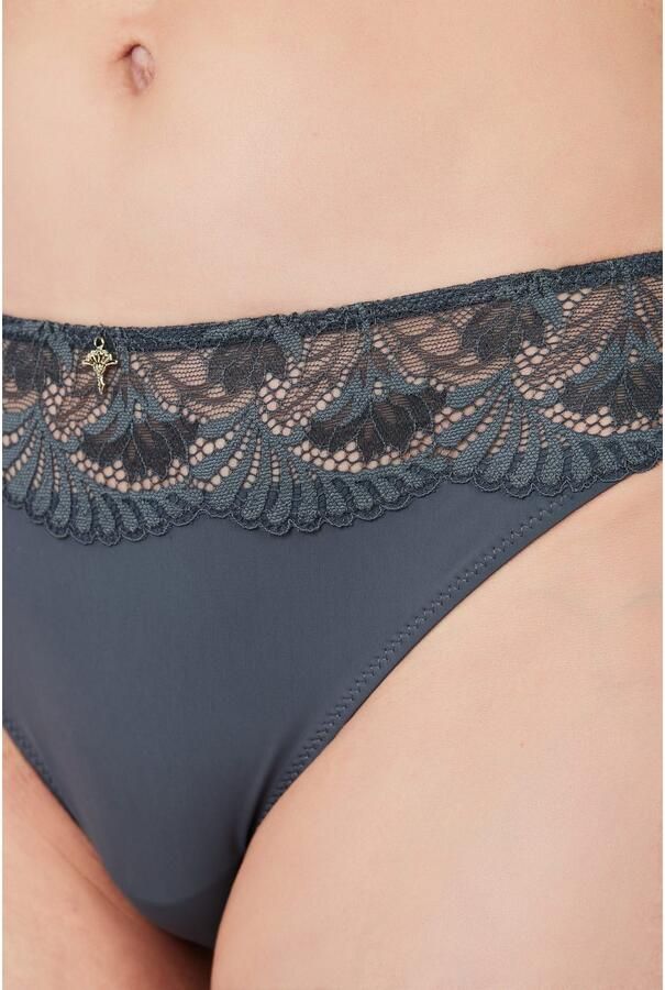 Joop! Tanga Beautiful met kanten details in korenbloem-design