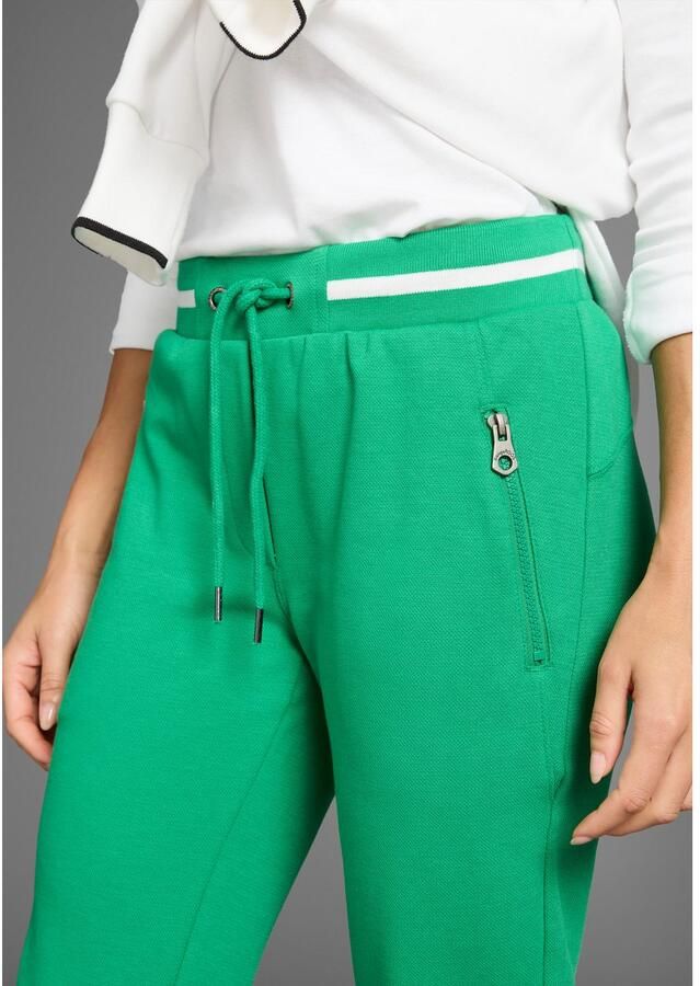 KangaROOS Jerseybroek met piqué-structuur en streepdetail