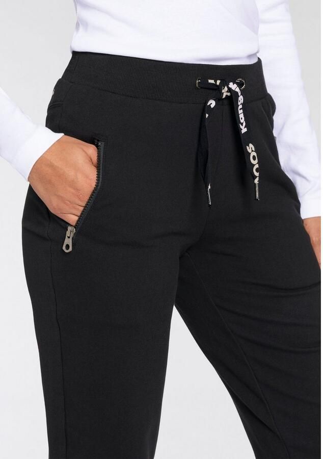 KangaROOS Joggingbroek met ritszakken en logo band