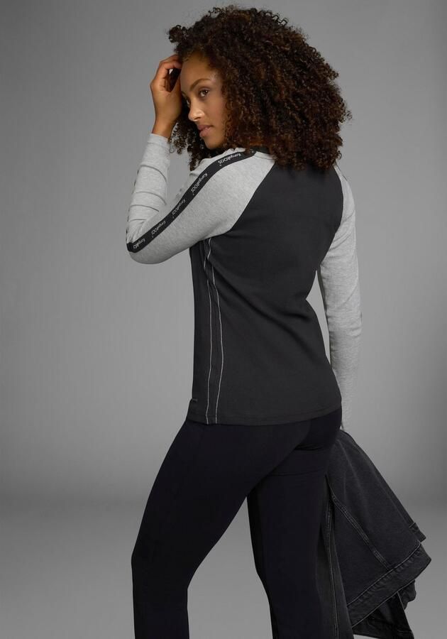 KangaROOS Longsleeve Lange mouwen zeer figuurvolgende pasvorm met glanzende metallic-print - Foto 8