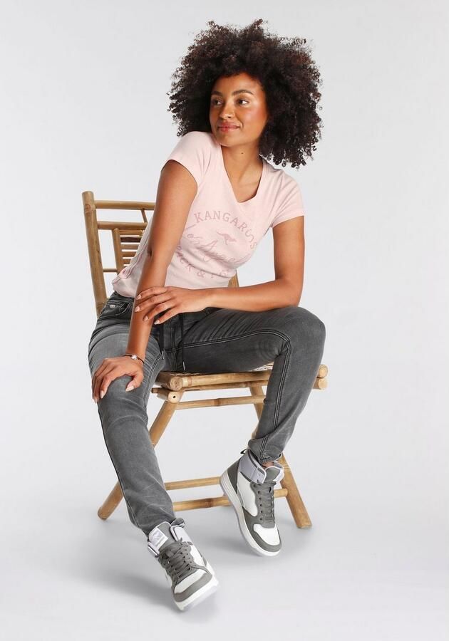 KangaROOS Shirt met print zeer figuurvolgende snit print ronde hals - Foto 7