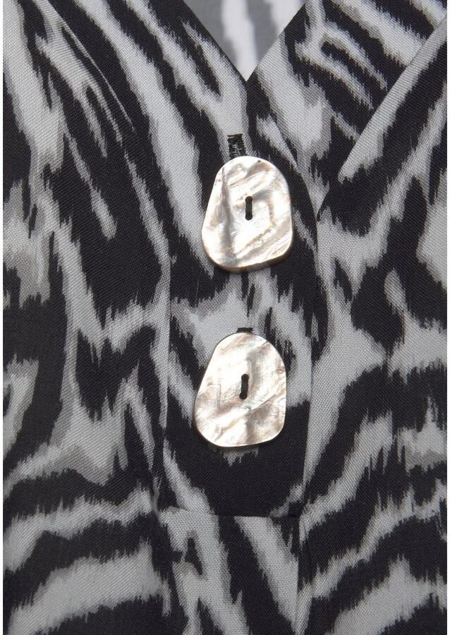 Lascana Blouse zonder sluiting met zebraprint en modieuze knopen korte mouwen blouse zomers - Foto 2