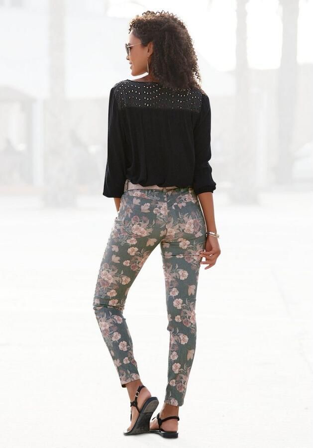 Lascana Crêpe-blouse met geborduurde oogjes damesblouse losse pasvorm - Foto 8