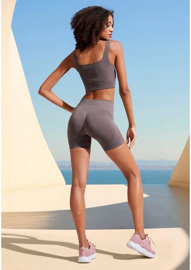 Lascana Functionele short Po Push Up met ribstructuur en shaping-effect sportshorts - Foto 3