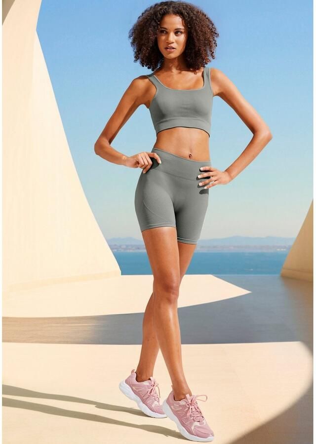 Lascana Functionele short Po Push Up met ribstructuur en shaping-effect sportshorts - Foto 3