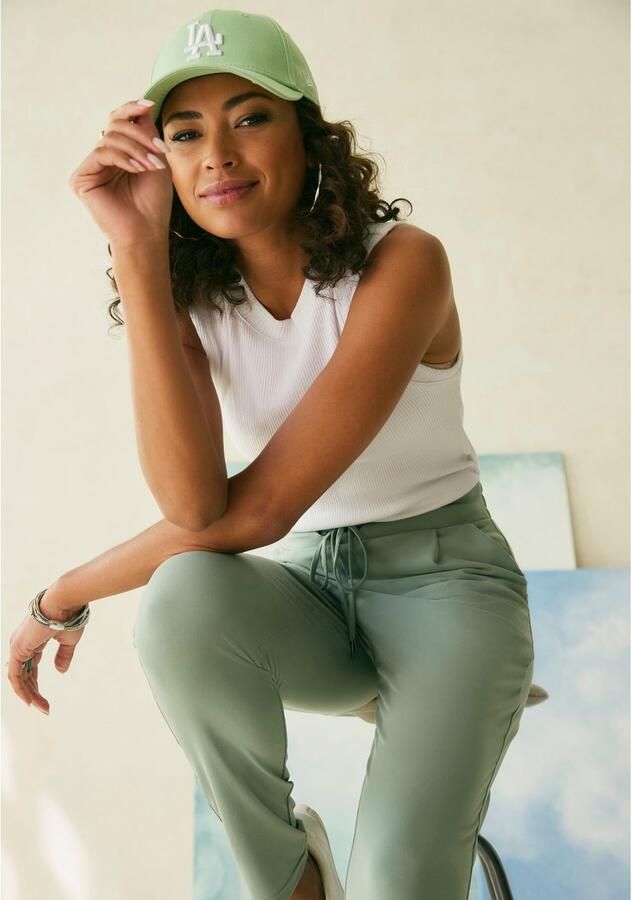 Lascana Geribde tanktop met brede schouderbanden nauwsluitende pasvorm - Foto 2