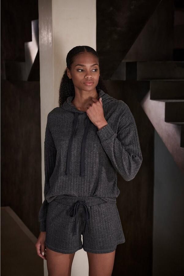 Lascana Short Lounge shorts gemêleerd Lounge- brei shorts gemêleerd met bindkoord loungewear