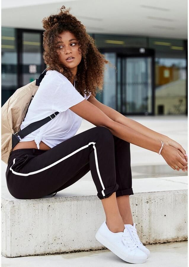 Lascana Jogpants met sportieve zijstrepen loungewear