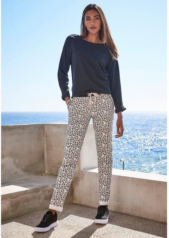 Lascana Loungebroek met modieuze omslagzoom loungepak